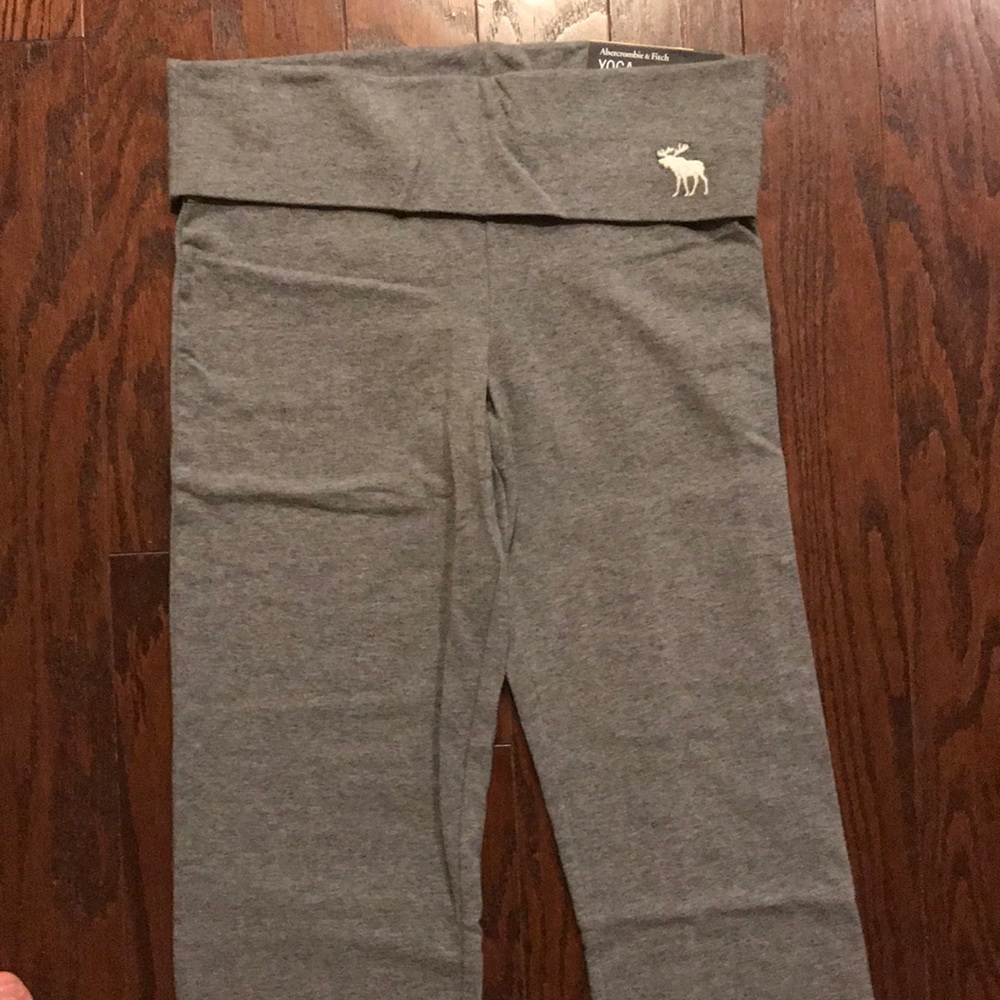 Abercrombie gray yoga pants